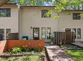 436 Samoa Dr, Iowa City, IA 52246