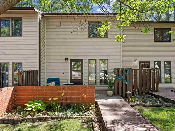 436 Samoa Dr, Iowa City, IA 52246