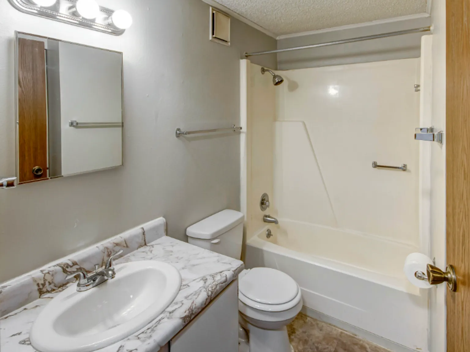 Riverview Estates — Photo 3