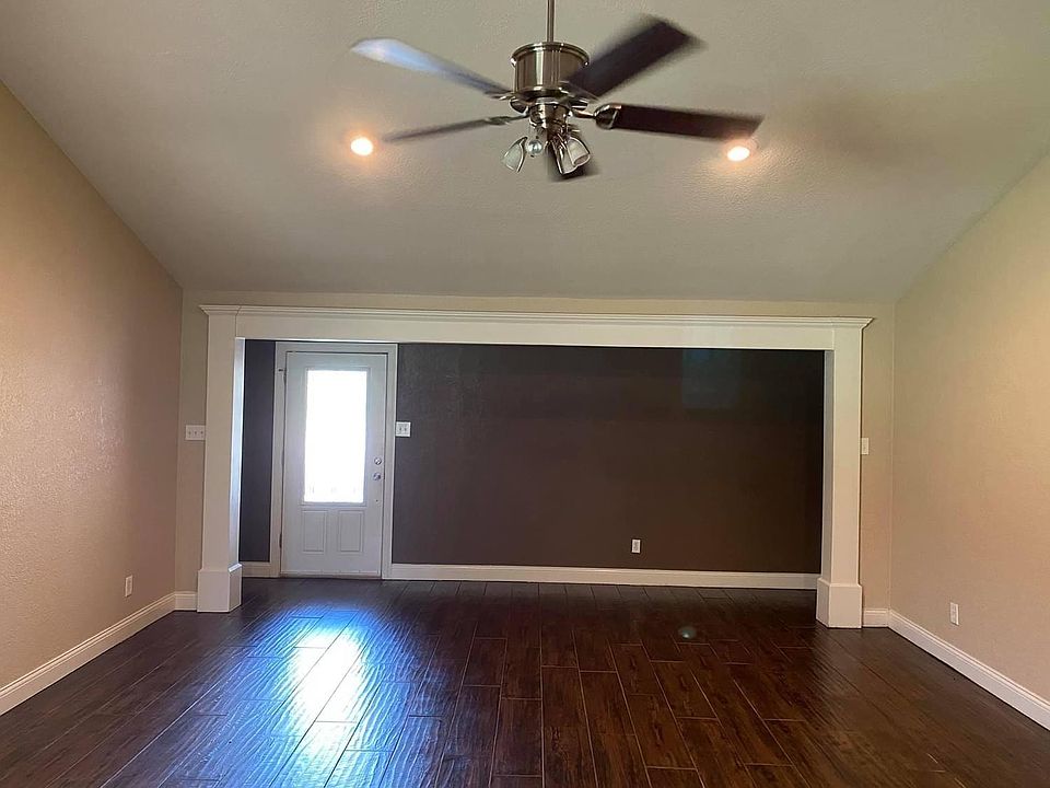 2nd image of 713 Vicky Dr