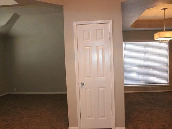3rd image of 4704 Frost Hollow Dr