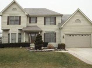 1 Hawkins Cir, Wheaton, IL 60189