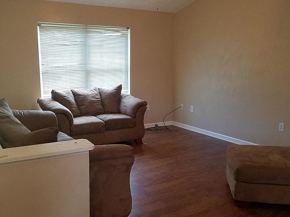 5th image of 1097 Old Dominion Ct
