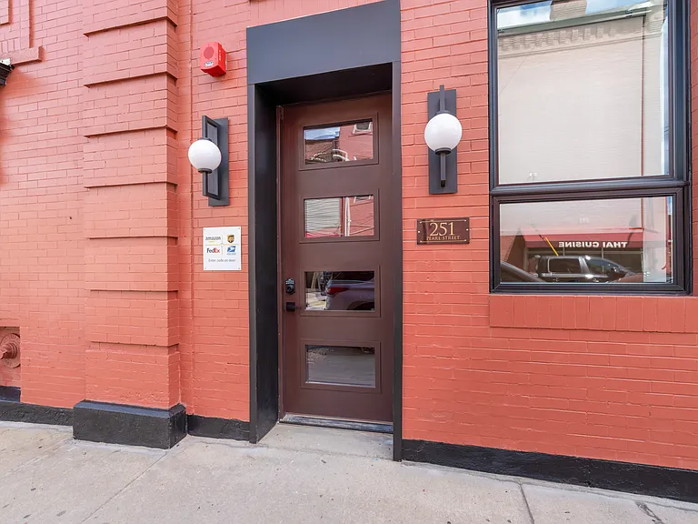 251 Pearl St #202 — Photo 13