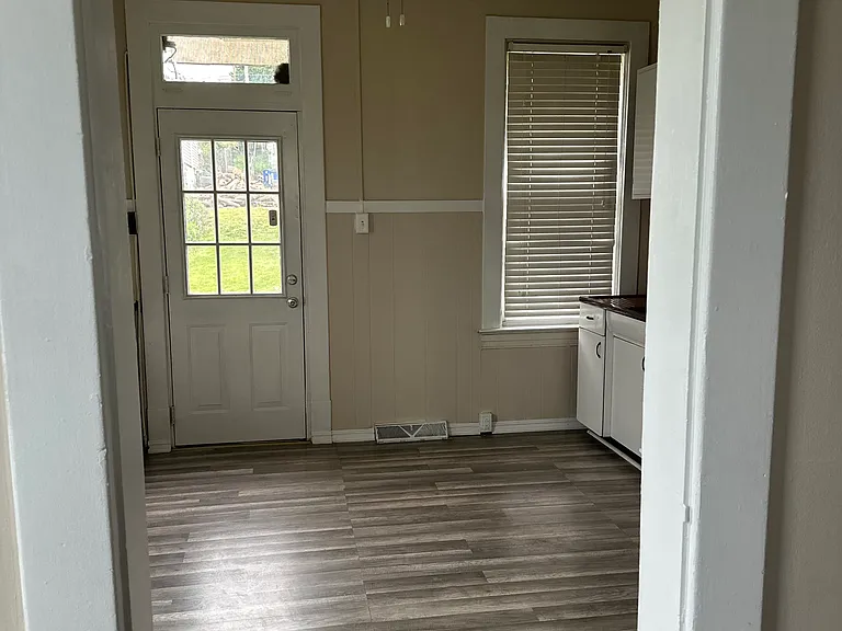 440 Center Ave — Photo 17
