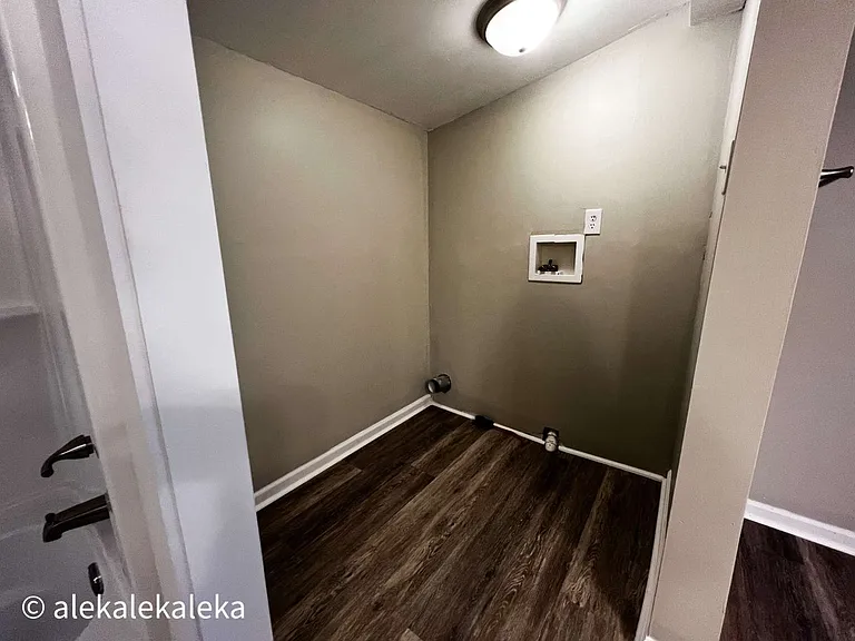 1113 W Webb Ave — Photo 8