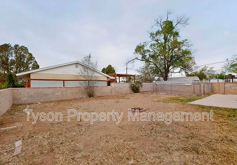 3503 Montclaire Dr NE — Photo 32