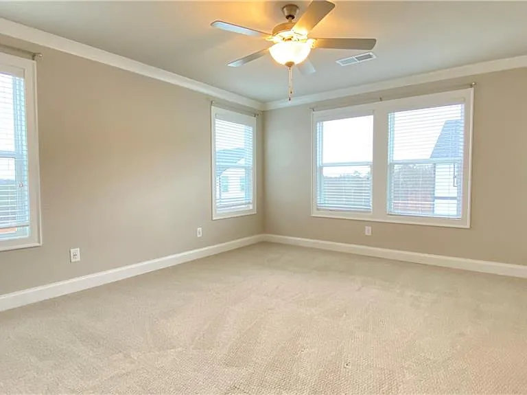 1040 Knoxboro Ln — Photo 32