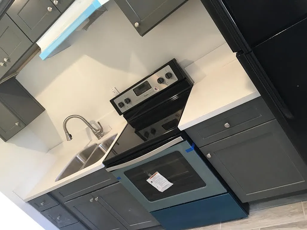 Studio, 450 sqft, $1,800 — Photo 2
