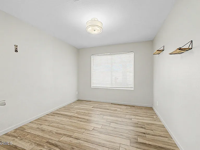 10217 N 37th Ave — Photo 19