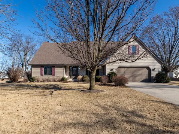 W136N6776 Claas ROAD, Menomonee Falls, WI 53051