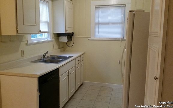 4th image of 315 Parland Pl