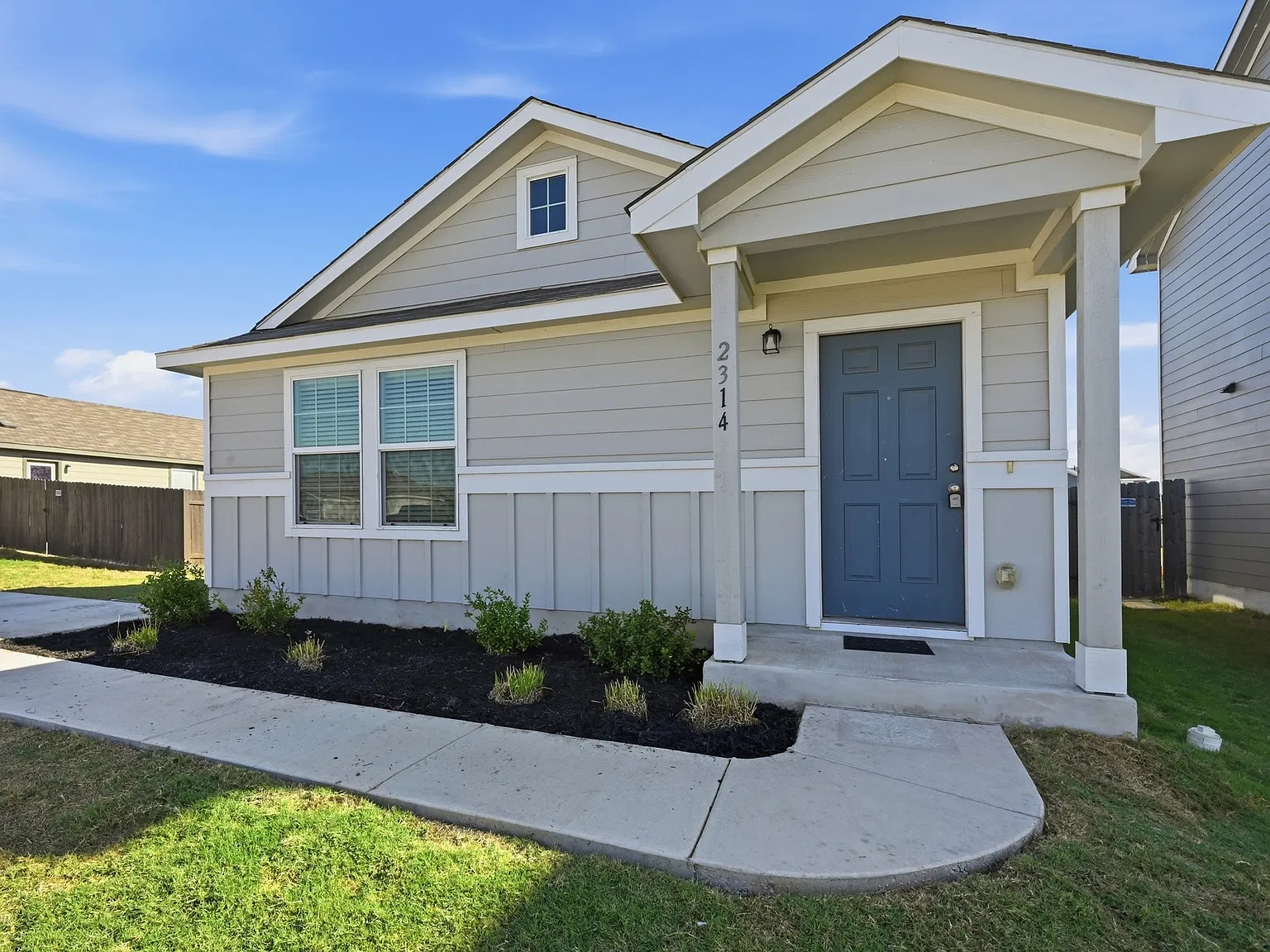3 bed, 1250 sqft, $1,549 — Photo 2