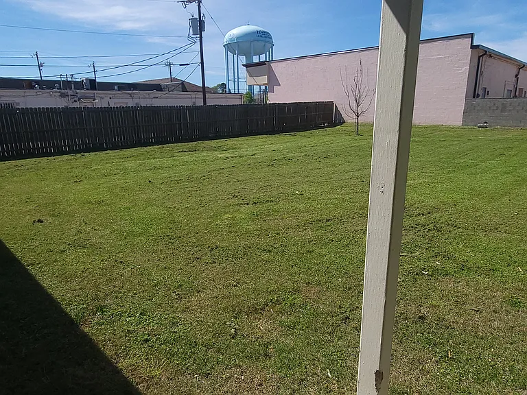 1305 Yates Dr — Photo 37