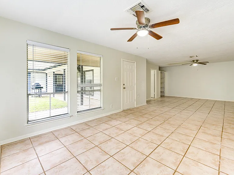 8107 Durklyn Ln — Photo 28