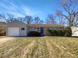 210 SW McClendon Dr, Lees Summit, MO 64081