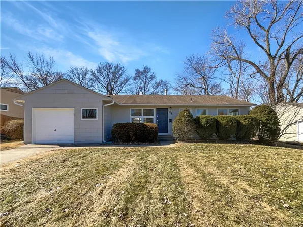 210 SW McClendon Dr, Lees Summit, MO 64081