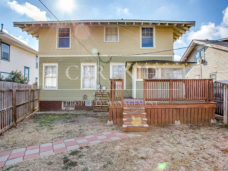 1214 W Maine St — Photo 51