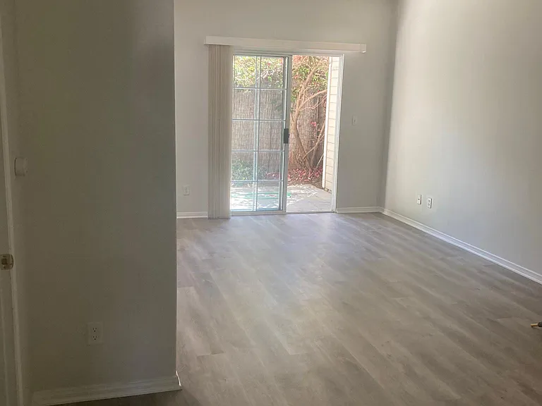 4627 Tilden Ave — Photo 15
