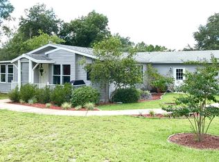 205 Oak Ridge Dr, Welaka, FL 32193