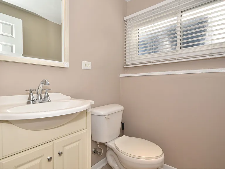 861 S Hawthorne Ave — Photo 23