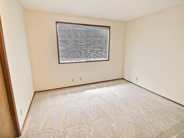 23952 SE 40th Pl — Photo 15