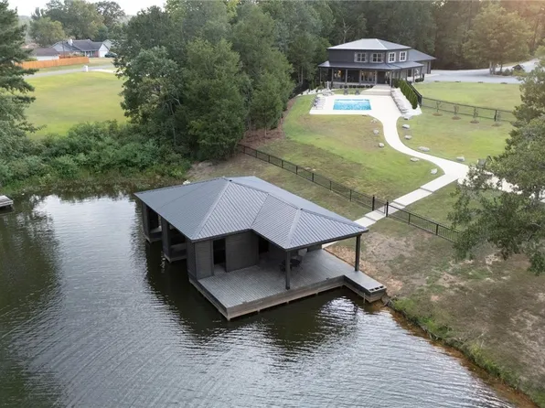 12040 Orlea Ln, Northport, AL 35475