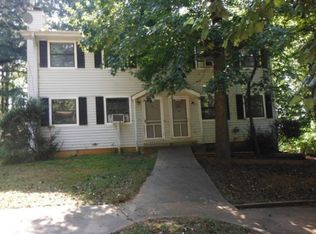 925 Cherokee Chase Dr, Cumming, GA 30040