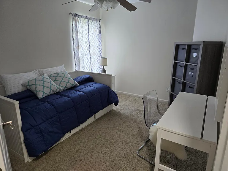 1652 Redstone Ct — Photo 43