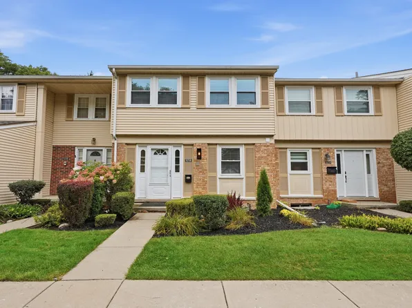 5256 Breeze Hill Pl, Troy, MI 48098