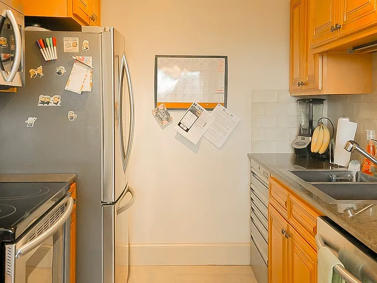 Elliott Apartments — Photo 47