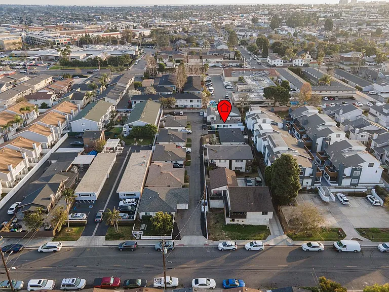 331 Avocado St — Photo 21
