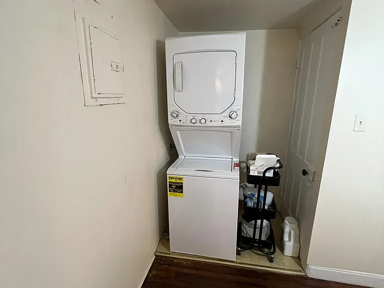 255 Henry St #1 — Photo 13