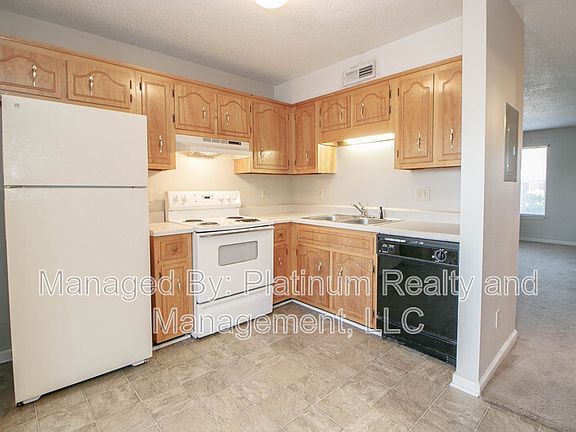 5th image of 3273-3 Tower Dr