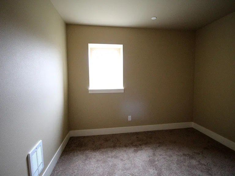 South Lane Apartments — Photo 46