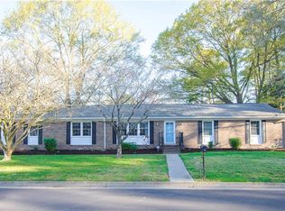 55 Carriage Hill Dr, Poquoson, VA 23662
