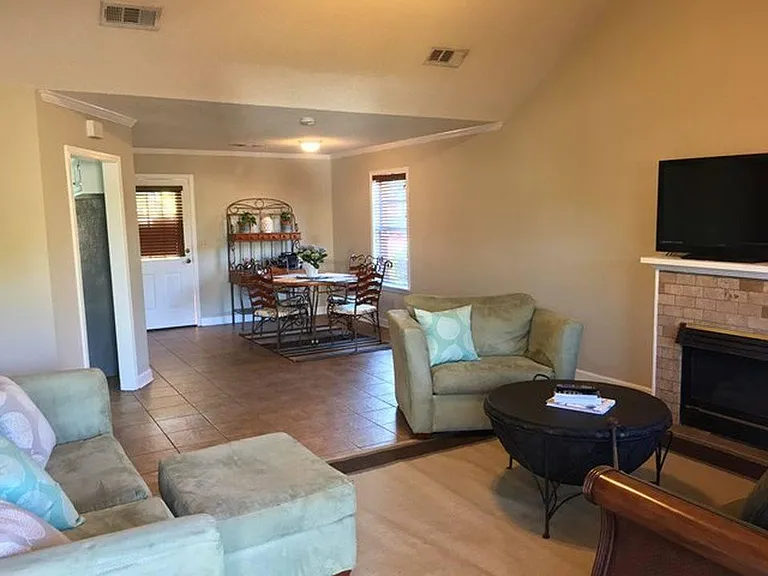 2589 Harris Dr — Photo 4