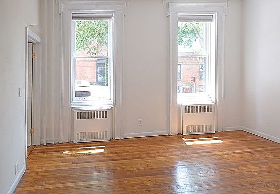 3rd image of 260 Hicks St APT 3