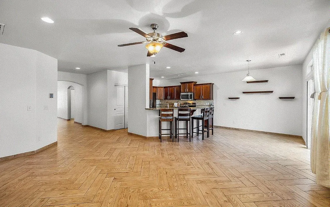 3 bed, 1574 sqft, $2,550 — Photo 4