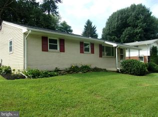5607 Akron Dr, Harrisburg, PA 17109