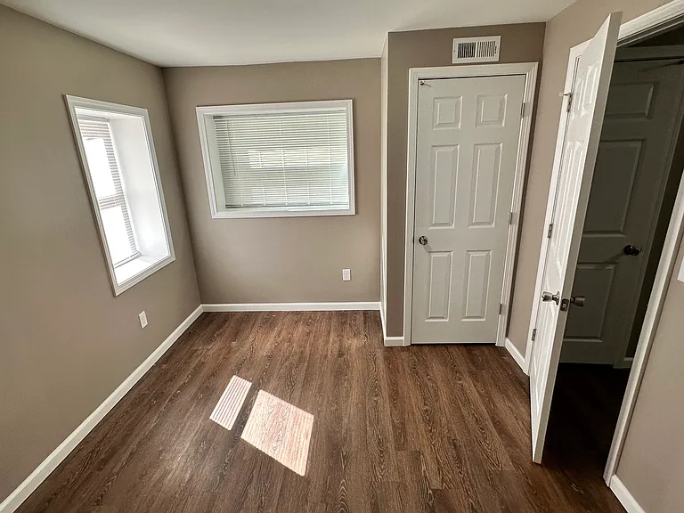 206 Locust St #2 — Photo 5