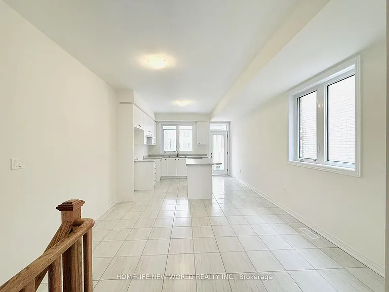 925 Crowsnest Holw — Photo 7