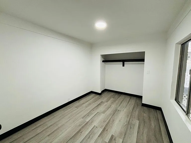 1922 Fairfield Ave #211 — Photo 16