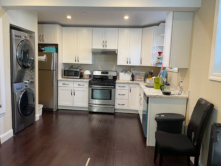 241 N Delaware St #B — Photo 2