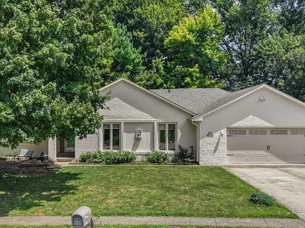 609 La Reforma Dr, Greenwood, IN 46143