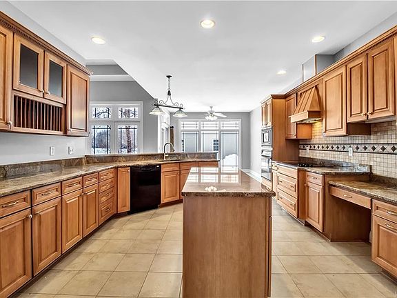 4th image of 106 Hazelwood Ln