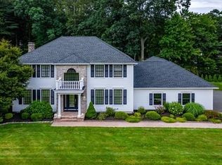 17 Mockingbird Ln, Westfield, MA 01085