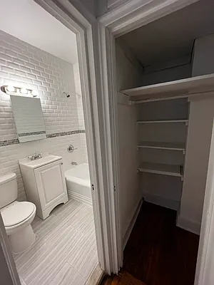 Rented by Salon Realty Corp | media 11