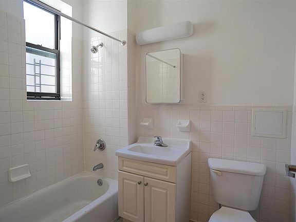 2nd image of 603 Franklin Ave APT 4A