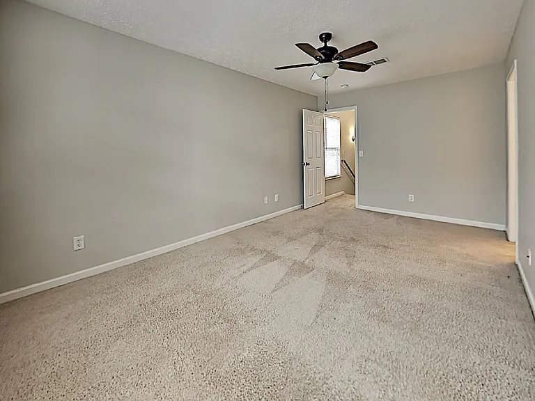 213 Shadow Glen Dr — Photo 15